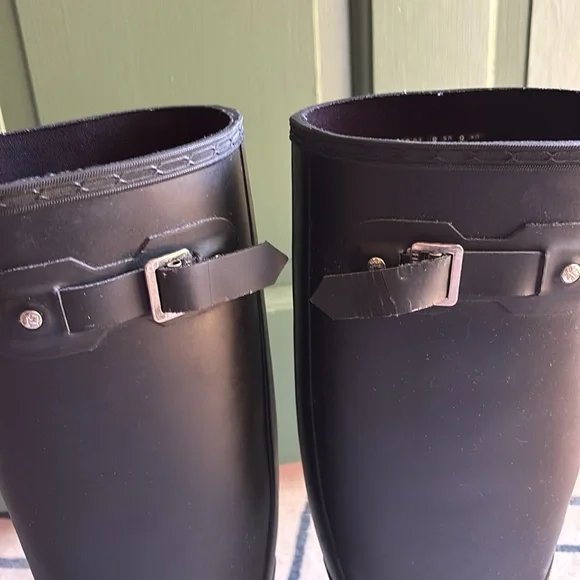 Hunter Knee High Rain boots - Picture 4 of 9